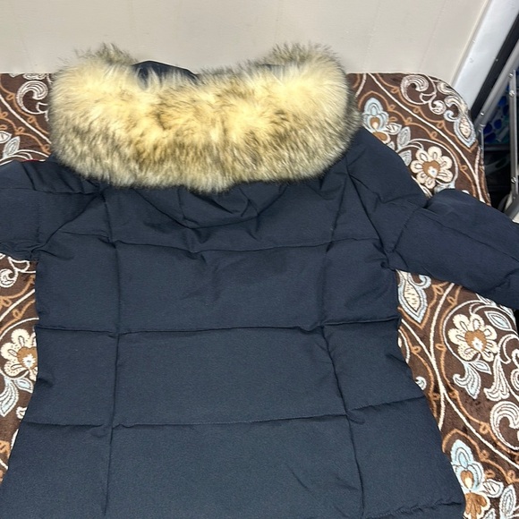 Navy Blue Insulated Puffer Coat with Fur Collar for Extreme Cold Weather - Picture 5 of 11